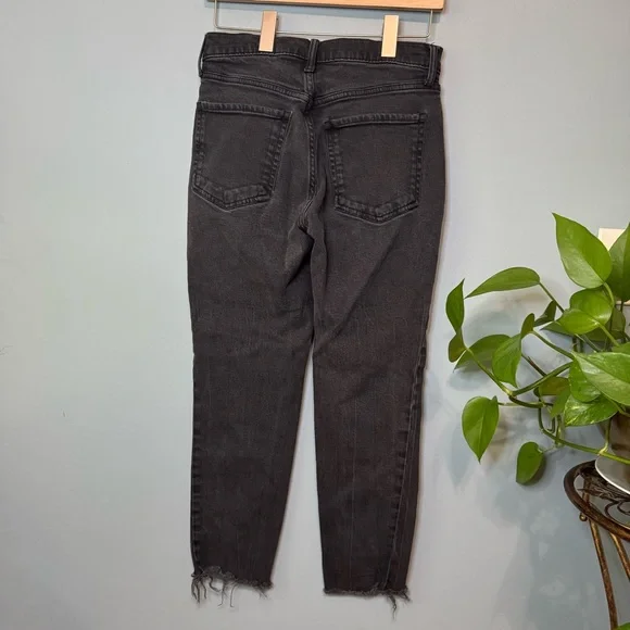 Old Navy OG Straight High Rise Jeans in Black. Women’s 4 Petite - Picture 7 of 13